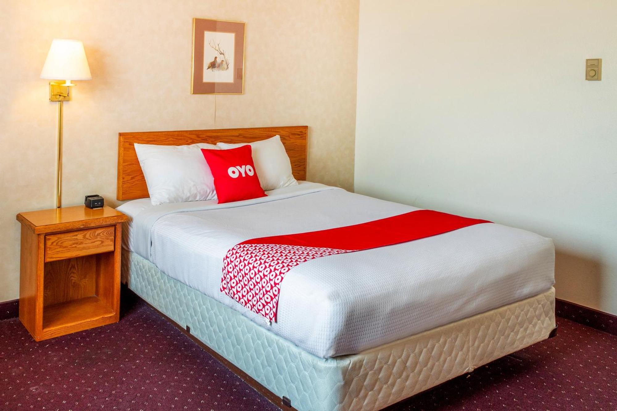 Oyo Hotel Shelby Mt Hwy 2 & I-15 Экстерьер фото
