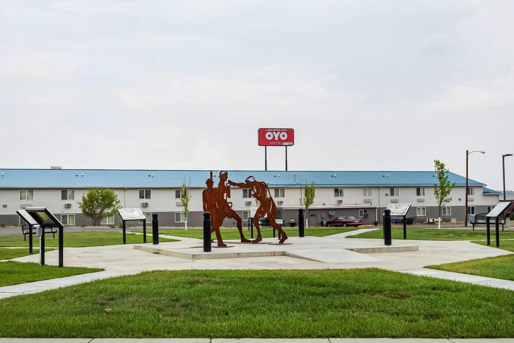 Oyo Hotel Shelby Mt Hwy 2 & I-15 Экстерьер фото