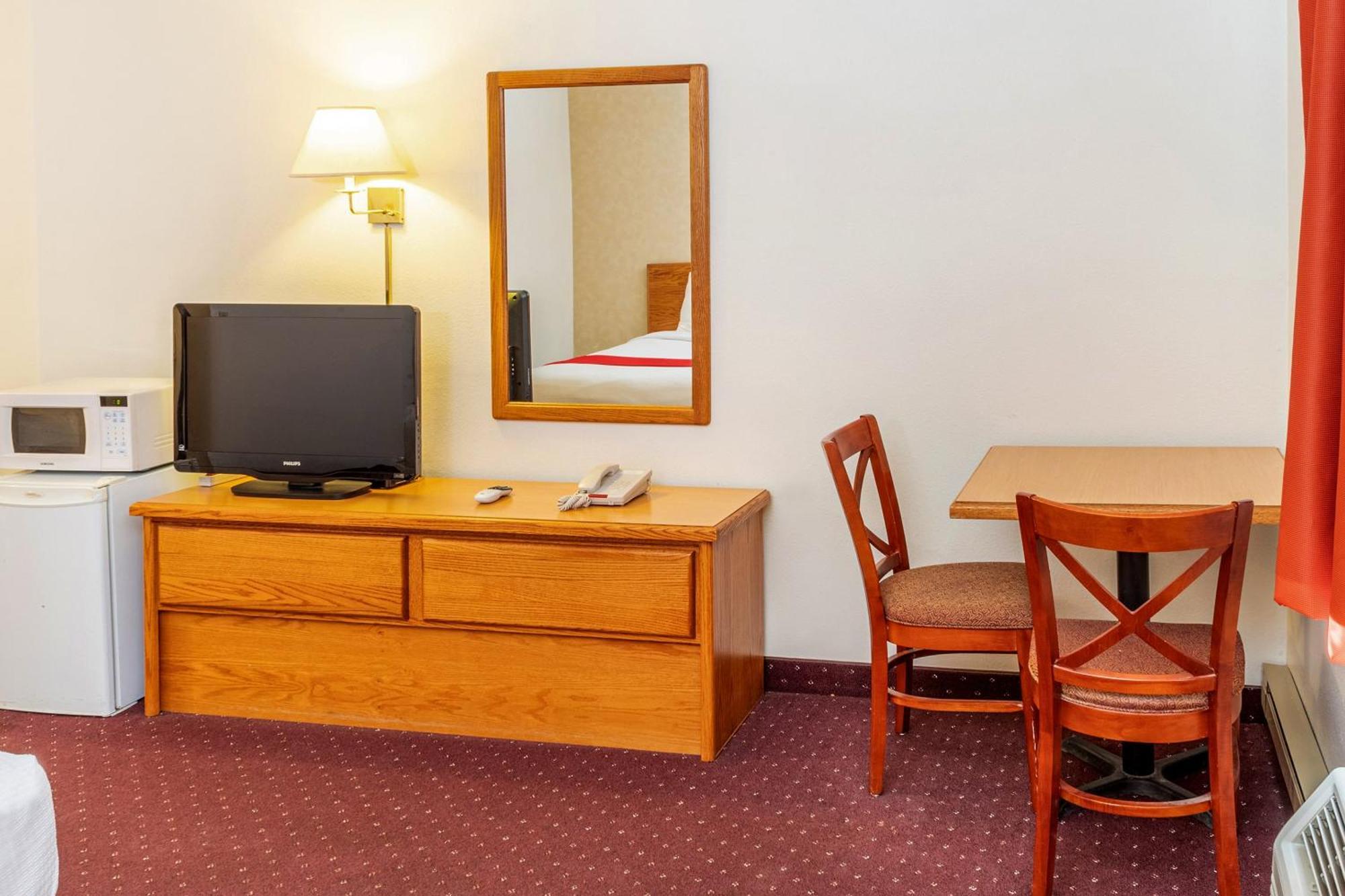 Oyo Hotel Shelby Mt Hwy 2 & I-15 Экстерьер фото