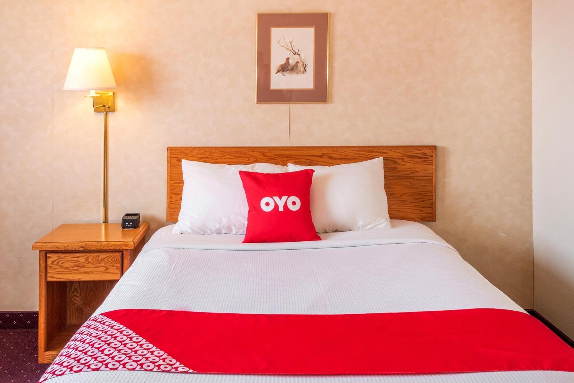 Oyo Hotel Shelby Mt Hwy 2 & I-15 Экстерьер фото